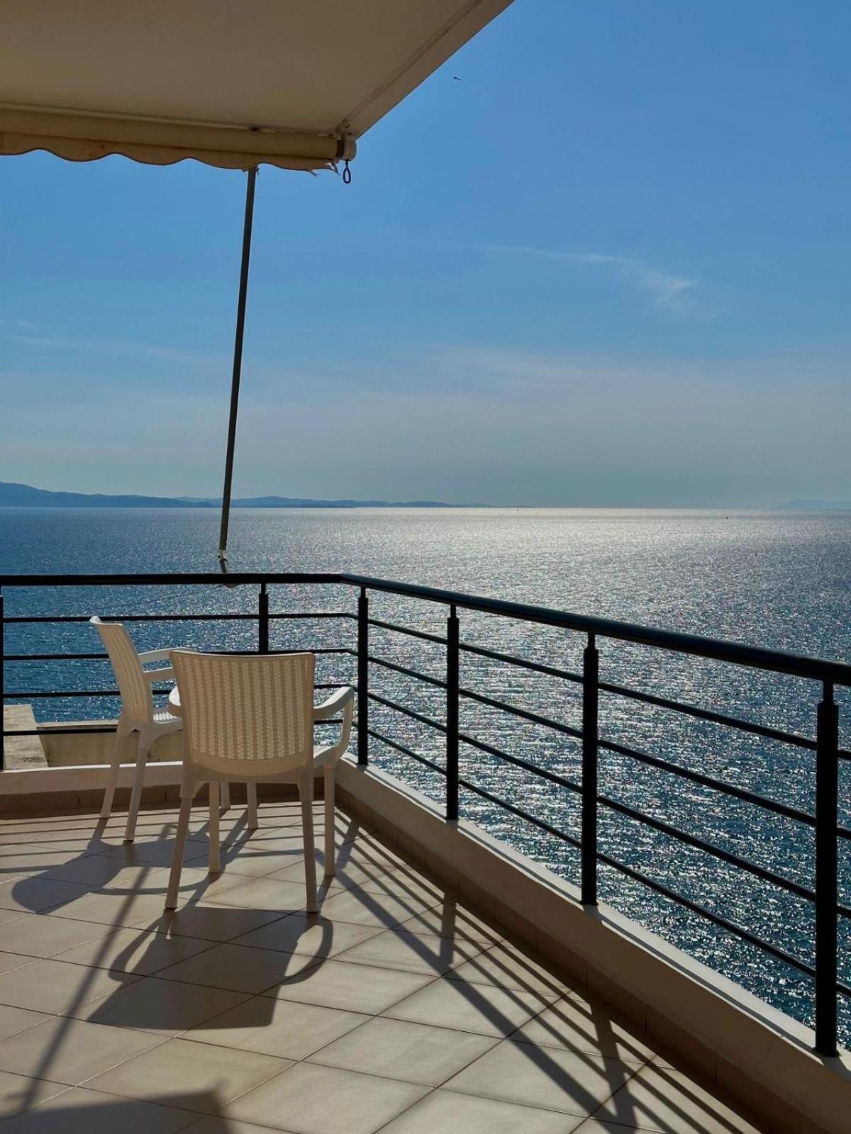 Esmeralda Apartaments Sarandë Eksteriør billede