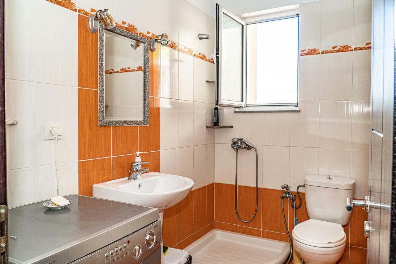 Esmeralda Apartaments Sarandë Eksteriør billede